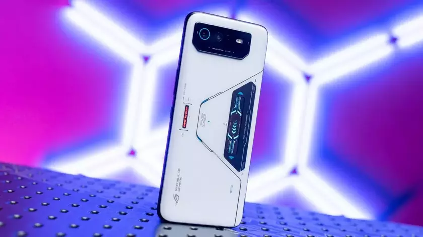 Топ-10 самых мощных смартфонов ноября на глобальном рынке по версии AnTuTu – в тройке есть только модели ASUS