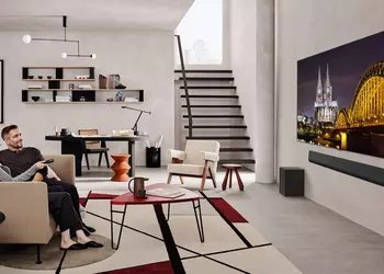 LG представила на CES первый в мире беспроводной телевизор OLED с технологией Zero Connect