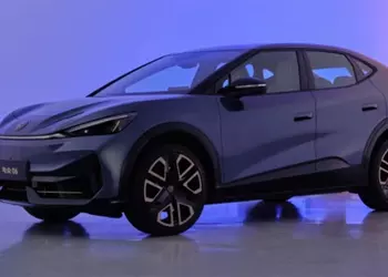 В Китае официально представили Volkswagen ID. Unyx 06 с большим дисплеем и батареей до 80,2 кВт·ч