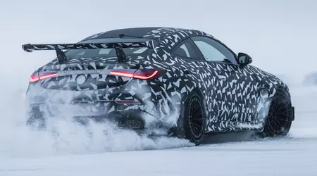 Mercedes-AMG випробовує новий автомобіль серії Mythos у Швеції