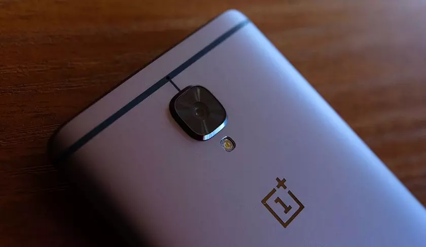 В Сети появились фото и характеристики флагмана OnePlus 5