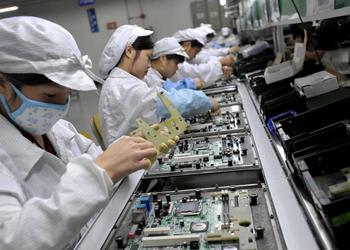 Apple stoi w obliczu niedoboru produkcji 6 mln iPhone'ów 14 Pro z powodu protestów w fabryce Foxconn w Chinach - Bloomberg