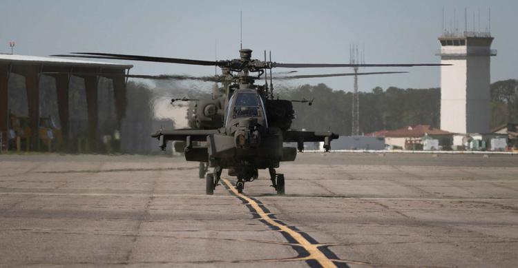 Армія США і Boeing не можуть усунути проблему з генераторами в ударних вертольотах AH-64E Apache, через яку кабіна наповнюється димом