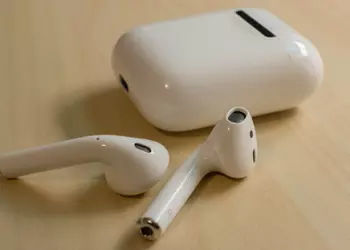 Пользователи AirPods жалуются на сильные головные боли