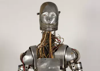 Полувековой робот-гуманоид NASA выставлен на аукцион