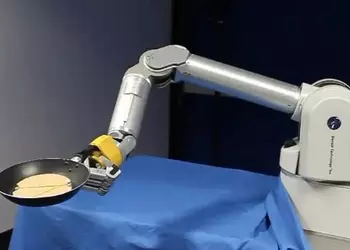 Роборука, умеющая подбрасывать блинчики на сковородке (видео)