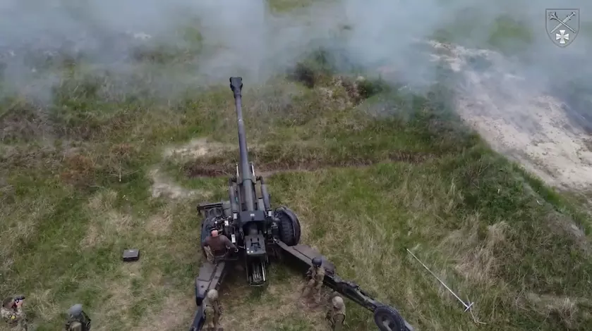 Приехали, отстрелялись и уехали: вот как работают на фронте самоходные гаубицы FH70