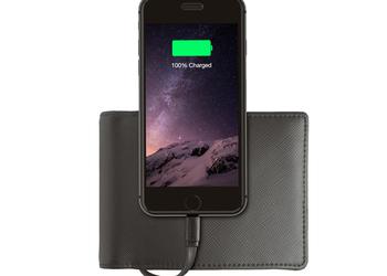 Бумажник Nomad со встроенной батареей и Lightning-кабелем для зарядки iPhone
