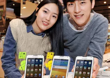 Медиаплеер Samsung Galaxy Player 70 Plus: 5" экран, двуядерный процессор и камера на 5 МП