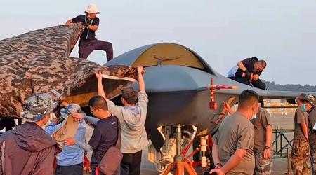 Eine neue mysteriöse Tarnkappendrohne mit einer "Nurflügel"-Aerodynamik wurde in China gesichtet