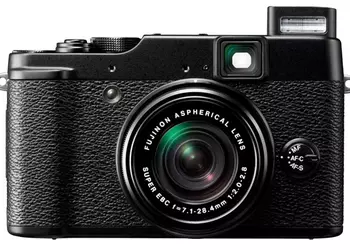 Назад в будущее: Fujifilm представила топовую компактную камеру FinePix X10 с матрицей 2/3 дюйма