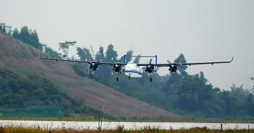 Китай испытал первый в мире четырёхмоторный грузовой беспилотник TB0D Scorpion D с полезной нагрузкой 1,5 тонны, который будет модифицирован в бомбардировщик