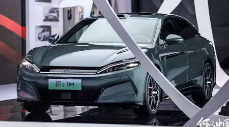 BYD Han L electric sedan can be charged with two cables at the same time