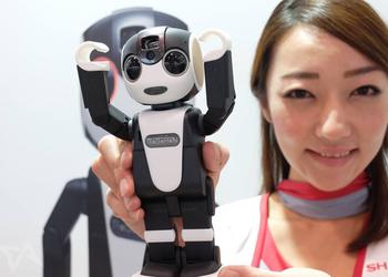 Робот-смартфон Sharp RoboHoN с проектором поступает в продажу