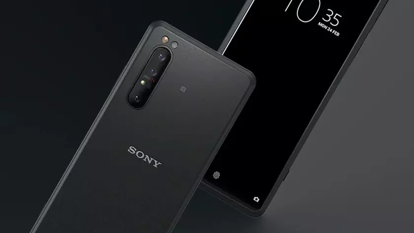 Гнули, жгли и царапали: Sony Xperia Pro за $2500 прошел испытания JerryRigEverything