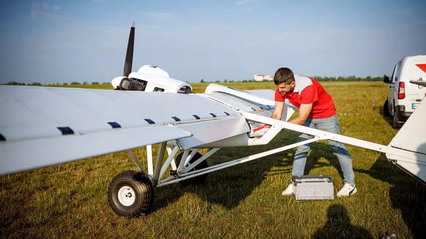 Новая почта протестировала доставку посылки беспилотным самолётом