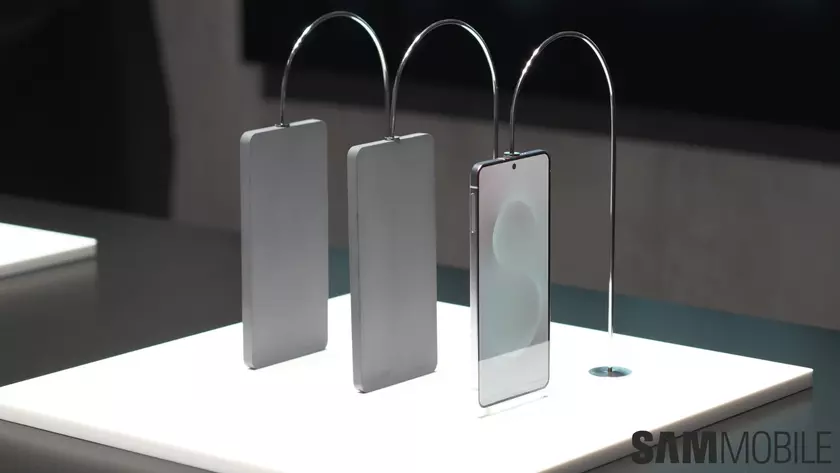 Galaxy S25 Edge: Раскрыты Первые Изображения - Наушниковый Разъем Исчезает