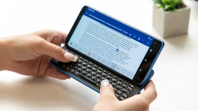 Смартфон-слайдер Pro1-X с физической QWERTY-клавиатурой и несколькими ОС стал хитом Indiegogo