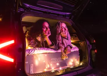 Dacia построит «отель из автомобилей» для любителей наблюдать за звёздами