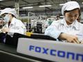 post_big/100642777-foxconn-worker-assembly-line-gettyp.jpg