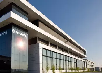 Tesla спасает немецкую машиностроительную компанию Manz от банкротства