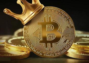 Bitcoin вновь подорожал – цена впервые с мая превысила $55 000