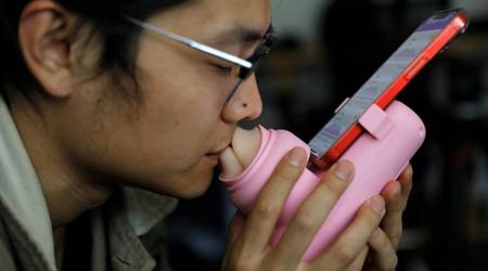 Ein chinesisches Start-up hat künstliche Lippen für Fernküsse entwickelt, die über eine Smartphone-App gesteuert werden