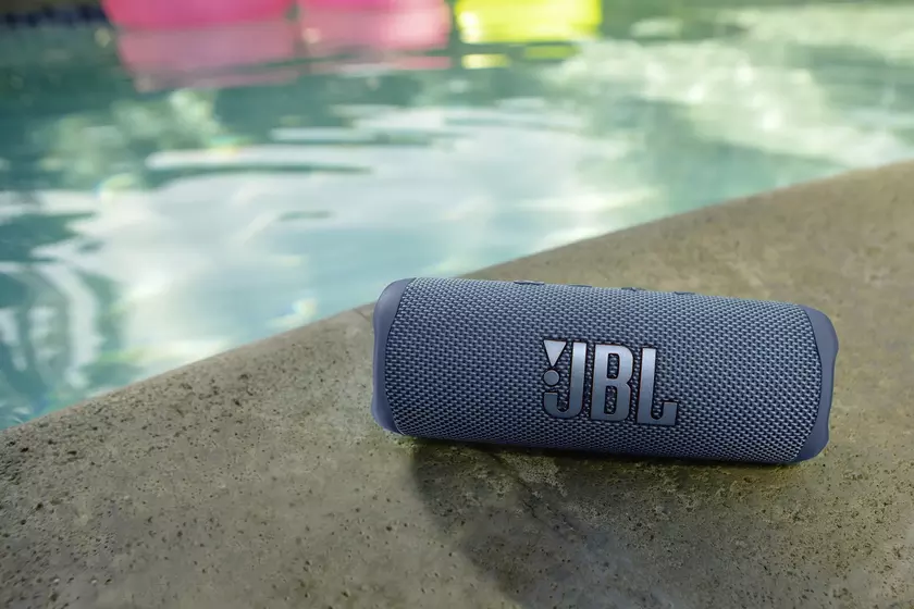 JBL Flip 6: беспроводная колонка с защитой IP67, Bluetooth 5.1 и автономностью до 12 часов за $130