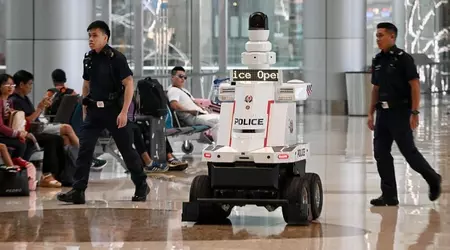 Singapore will increase the number of robots to patrol streets and public places