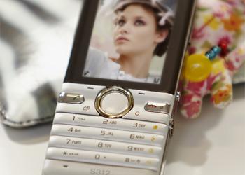 Бесконечная история: Sony Ericsson S312 как еще один клон K750 (видео)