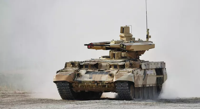 Дешёвые FPV-дроны поразили редкую российскую боевую машину поддержки «Терминатор» и танк Т-80, который пытался её эвакуировать