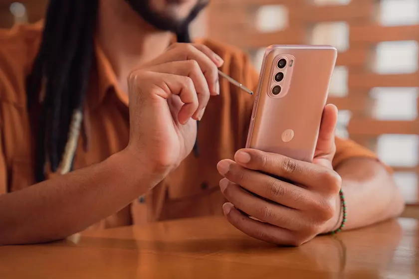 Moto G Stylus 2022: среднебюджетный смартфон со стилусом, чипом MediaTek Helio G88, 50 МП камерой и Android 11 за $300