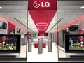 LG подтвердила, что в августе начнет продавать iPhone в своих магазинах