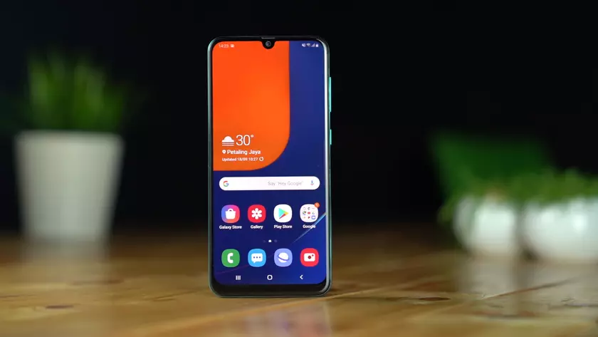 Раньше Google Pixel и Essential Phone: смартфоны Samsung Galaxy A50 и Galaxy Note 8 начали получать декабрьский патч безопасности