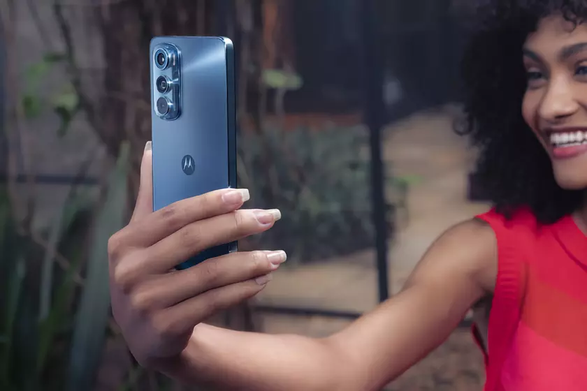 Motorola Edge 30: OLED-дисплей на 144 Гц, чип Snapdragon 778G+ и тройная камера на 50 МП за 450 евро