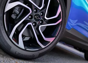 GM's new technology will help avoid bad roads