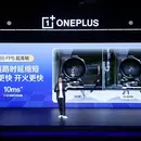 Смартфон OnePlus 15 в дії