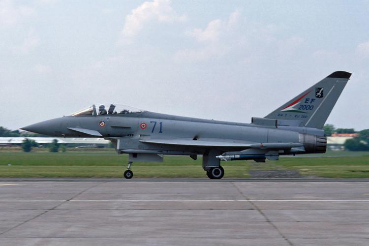 Een War Thunder-fan heeft op het forum van het spel een NAVO-document van 730 pagina's geplaatst met geheime informatie over het Eurofighter Typhoon DA7-gevechtsvliegtuig.