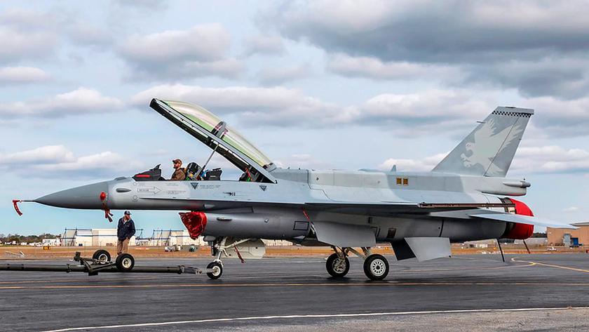 Lockheed Martin показала первый истребитель F-16 Viper Block 70/72, созданный на новом предприятии в Южной Каролине