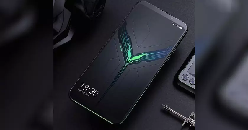 Официальные изображения смартфона Xiaomi Black Shark 2 накануне анонса