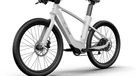 Mercedes випустила e-bike Mercedes-AMG F1 City Editionза $4000: швидкість до 45 км/год і смарт-шолом