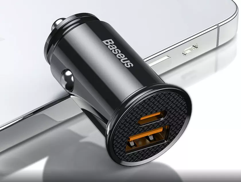Автомобильное зарядное устройство Baseus с портом USB-C и мощностью в 30 Вт за $3
