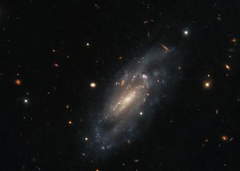Hubble ha catturato una fotografia di una lontana galassia nella costellazione di Pegaso che è riuscita a sopravvivere a un'esplosione stellare di inimmaginabile potenza