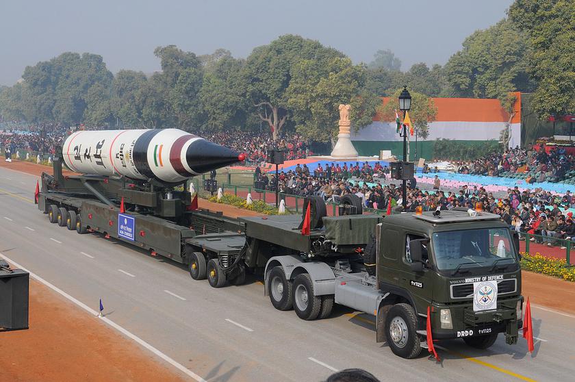 Индия испытала межконтинентальную баллистическую ракету Agni-V, которая может нести ядерную боеголовку