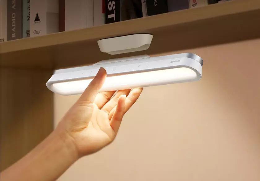 Магнитный светильник Baseus с портом USB-C и автономностью до 24 часов продают на AliExpress за $18