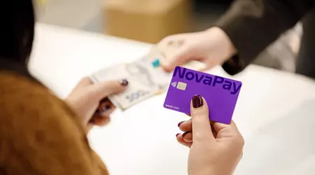Картка Нової пошти NovaPay дозволяє знімати готівку без комісії у 10 000 торгових точках по Україні
