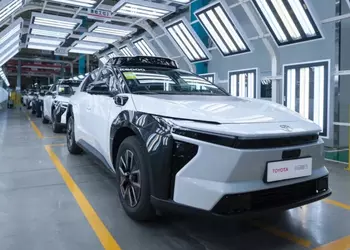 Toyota и Pony.ai представили в Китае новое роботакси bZ4X