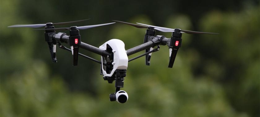 Федеральное управление авиации США просит не ставить оружие на дронов