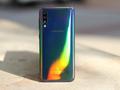 Samsung Galaxy A50 получил новое обновление: в прошивке улучшили алгоритм считывания отпечатков пальцев