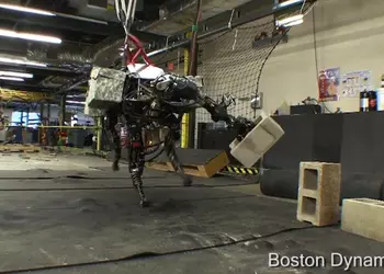 Четвероногого робота BigDog оснастили... огромной рукой (видео)